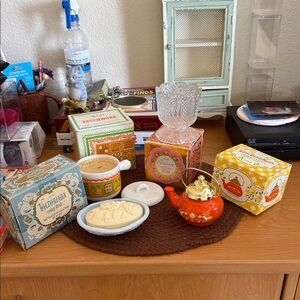 Vintage lot of Avon items
